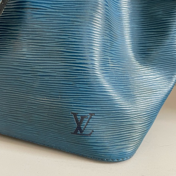 Louis Vuitton LV Authentic Blue Epi Petit Noe Shoulder Leather Bucket Bag - Picture 5 of 15